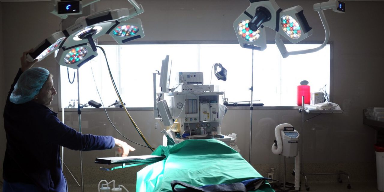 Hospital Maciel realiza 4.000 cirugías complejas al año y es referencia nacional