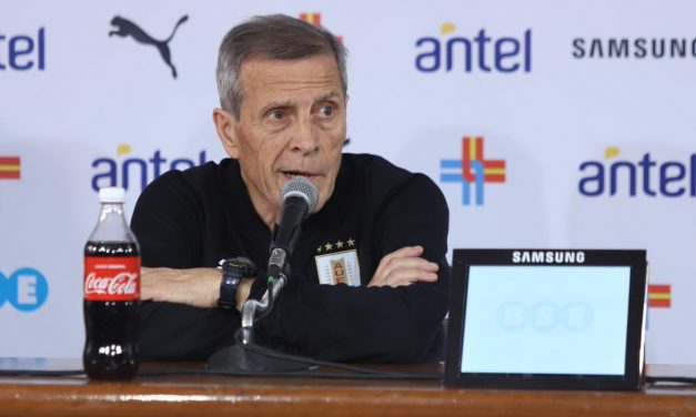 Tabárez: “Hay mucho espíritu de grupo, los jugadores saben a qué se va”