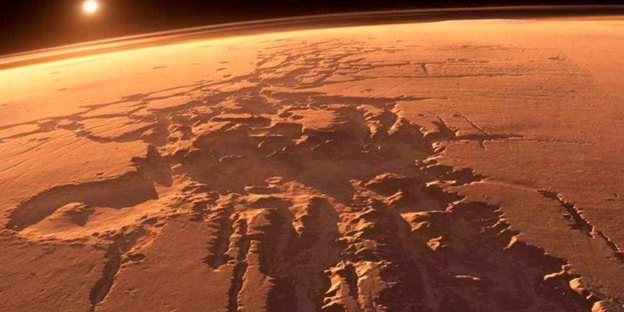 ¿Qué implica la detección de agua salada en Marte?