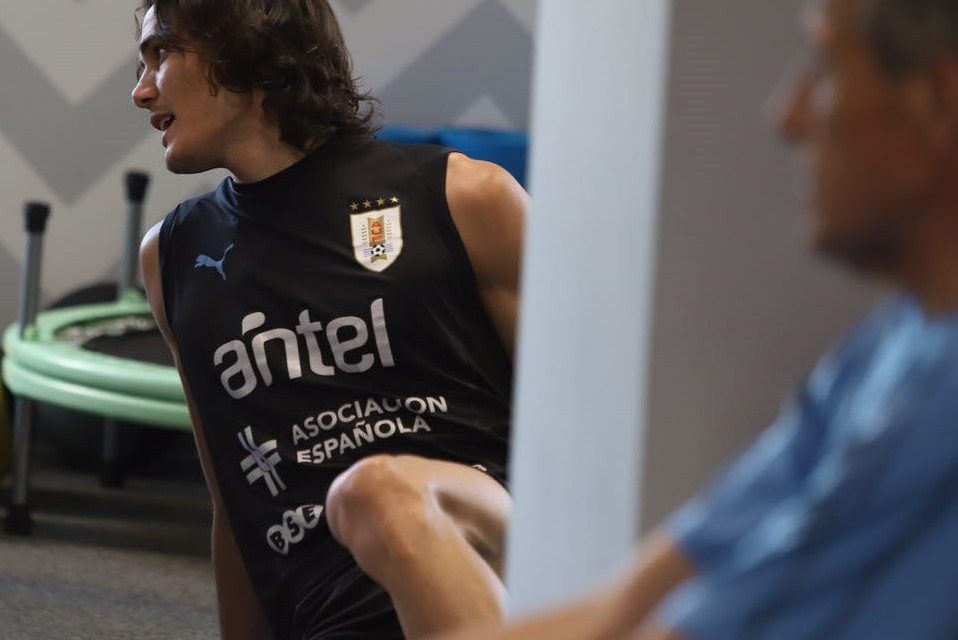 Cavani no bajó a la cancha en el entrenamiento de Uruguay