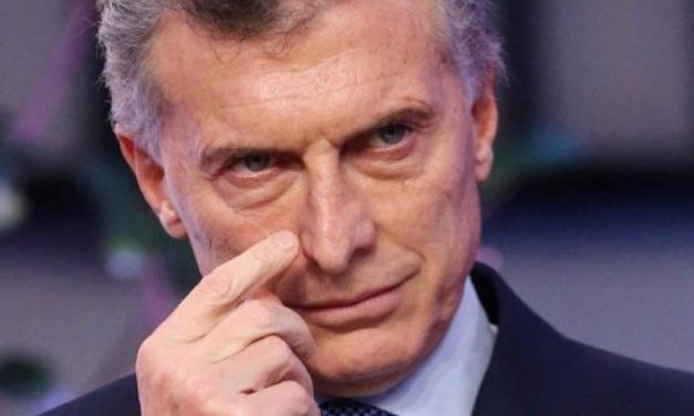 La llamada de Macri a Domínguez para que se juegue en Argentina