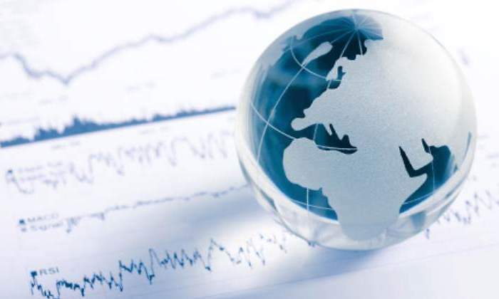 Economía: «El mundo crece pero los riesgos persisten»