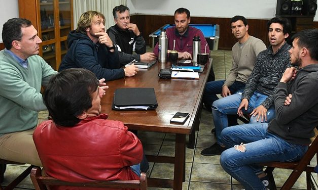 Lugano reunido en Montevideo, pedirán la nulidad del contrato de AUF-Tenfield