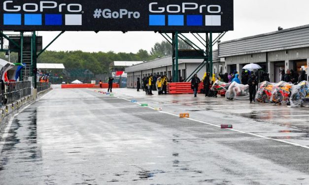Moto GP suspendió la carrera de Silverstone por lluvia