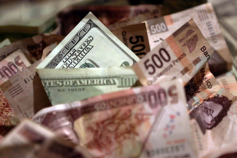Los medios del mundo destacan la caída del peso argentino y otras monedas emergentes