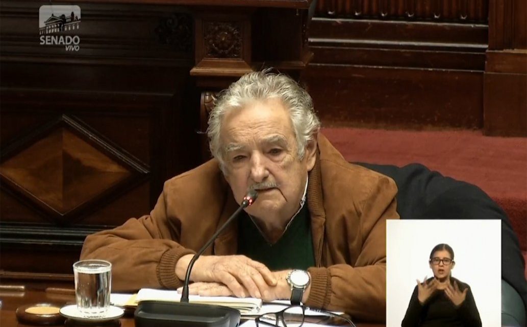 Senado aceptó la renuncia de José Mujica
