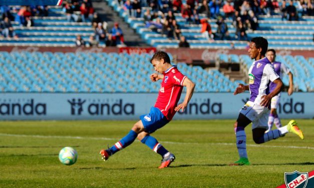Nacional le hizo 3 a Fénix y levantó el pie del acelerador