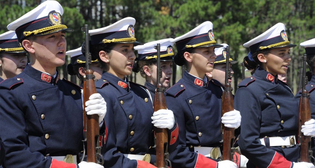 Frente Amplio evalúa eliminar gradualmente el Liceo Militar