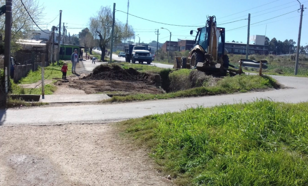 Construyen senda peatonal en Santa Catalina