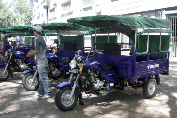 Segunda etapa de sustitución de carritos de caballos por motocarros