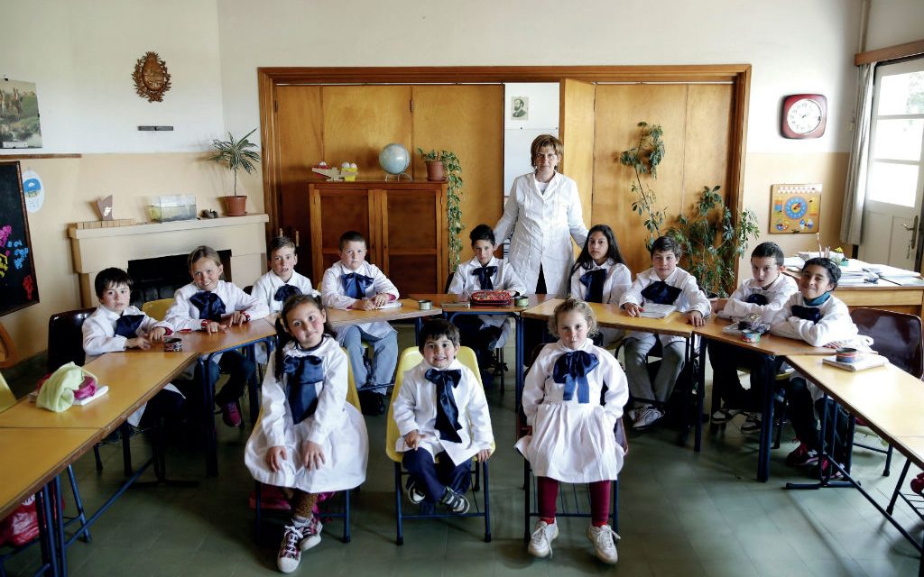 Niñas y niños de diez escuelas accederán a Francés desde 2019