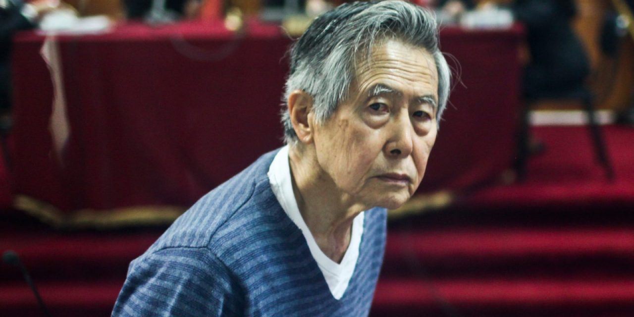 Fujimori sin indulto, elude la prisión ingresando en una clínica
