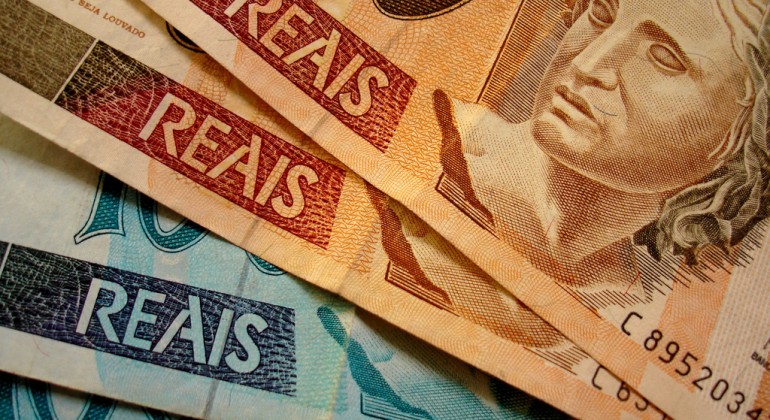 El Real se fortalece ante el dólar y Brasil se equipara con Uruguay