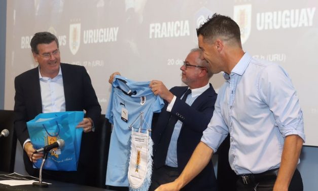 Se agota el tiempo y Bordaberry envía a clubes el pedido de compromiso a votar el nuevo Estatuto