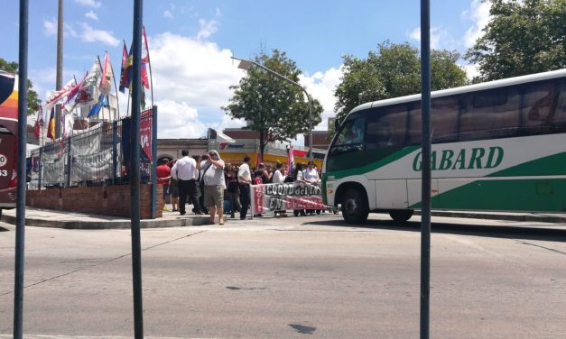 Trabajadores del transporte interdepartamental se movilizaron en Tres Cruces