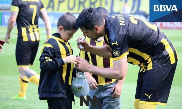 Peñarol presenta acuerdo de cobranding con BBVA