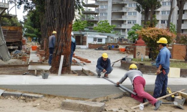 Remodelan la Plaza Varela de Atlántida