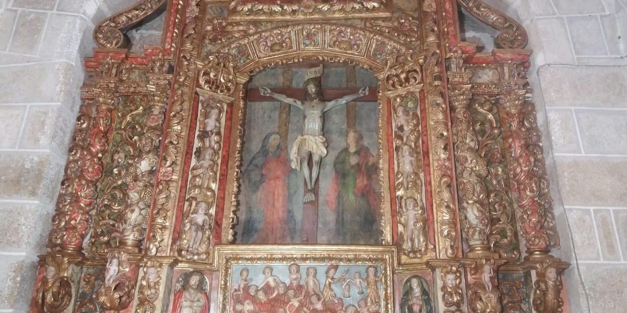 Luz para el retablo de la iglesia de Carballeda de Avia