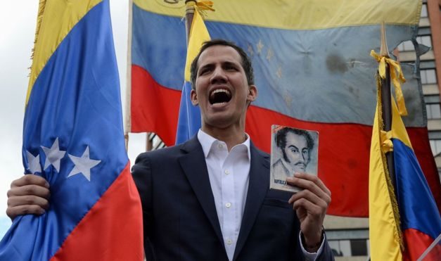 Guaidó denunció intención de mover cerca de 1.200 millones de dólares a Uruguay