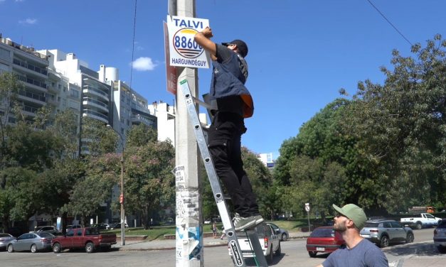 La Intendencia de Montevideo comenzó a retirar la cartelería política de la Rambla