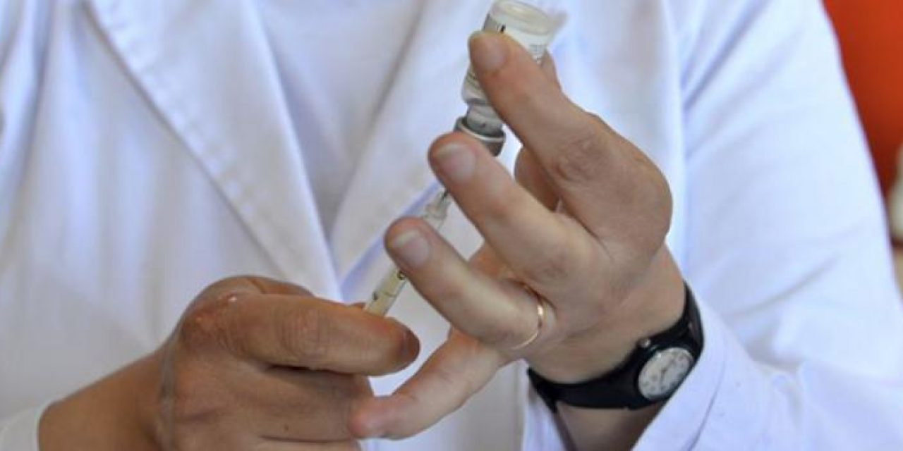 Autoridades recomiendan revisar carnet de vacuna tras conocer caso de sarampión en Uruguay