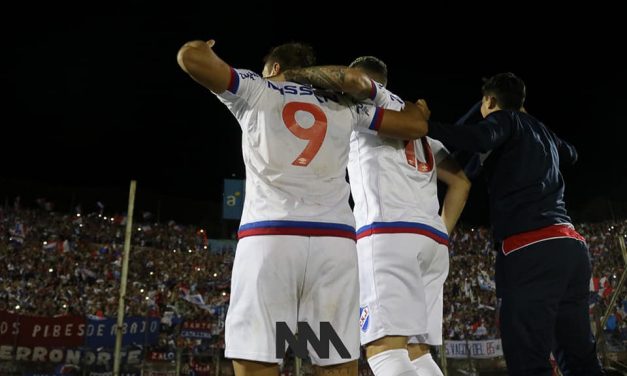 Nacional goleó y sumó su primera victoria en el Torneo Apertura