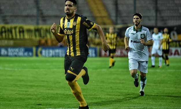“Parece un problema que en dos partidos no hayamos ganado”
