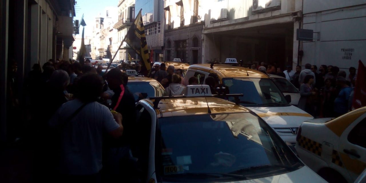 Taxistas se movilizaron contra Uber