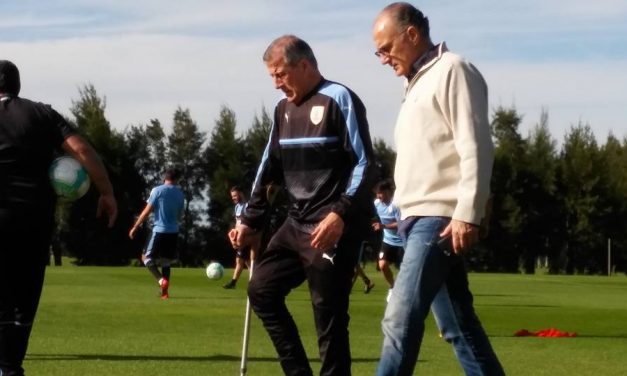 El Ejecutivo reunido con Tabárez en el Complejo