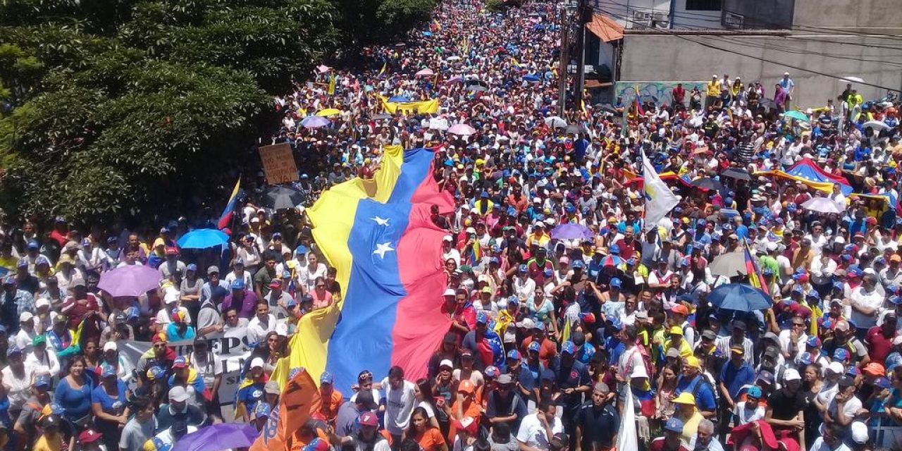 Venezuela: elecciones «tranquilas» con la oposición presente, pero alta presencia militar