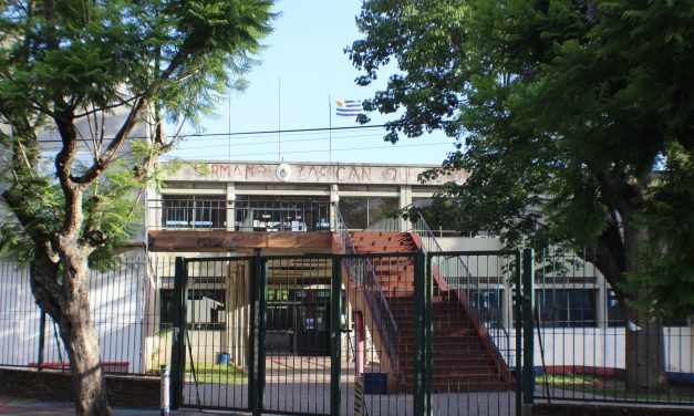 Jóvenes agredieron con palos a estudiantes del Liceo Bauzá en el Prado de Montevideo