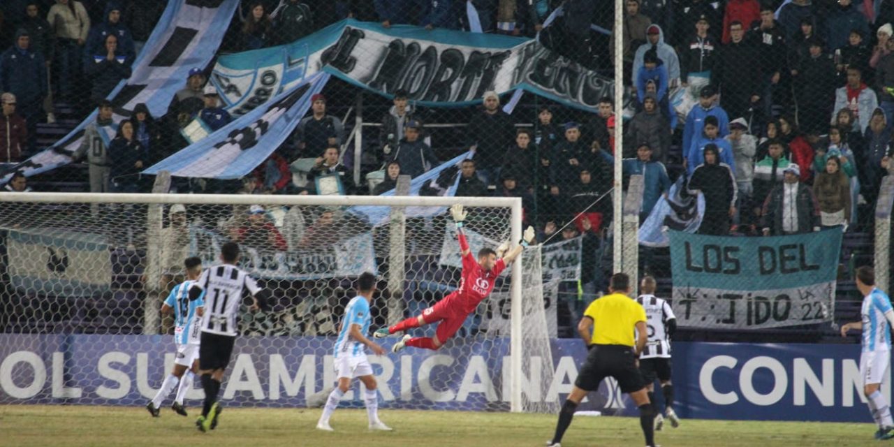 Los bohemios pasaron en el cruce uruguayo