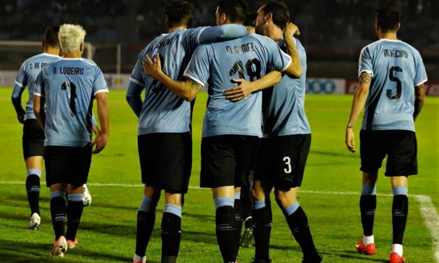 Uruguay goleó 3 a 0 a Panamá en el Centenario. Escuche el relato de los goles