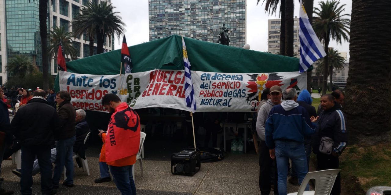 Trabajadores de Montevideo Gas continúan con huelga general