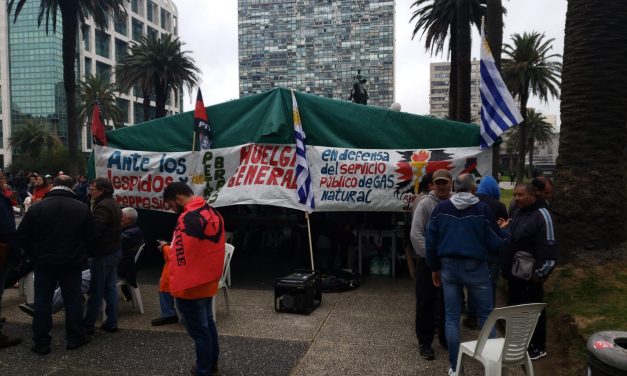 Trabajadores de Montevideo Gas continúan con huelga general