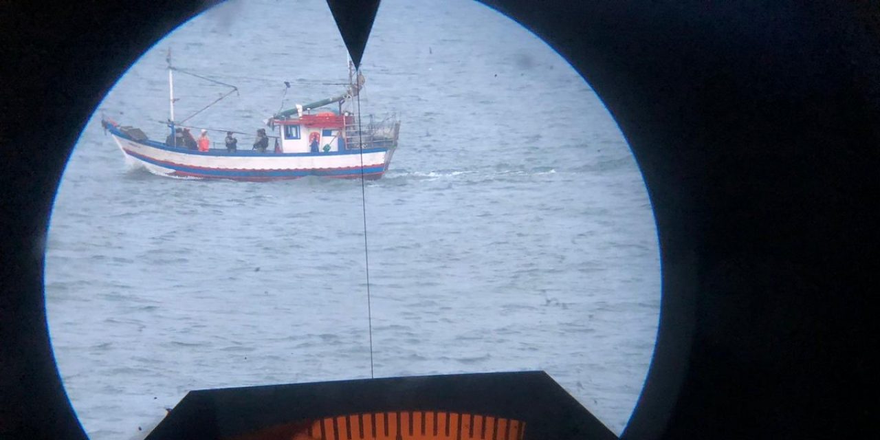 Detuvieron a barco brasilero que pescaba ilegalmente