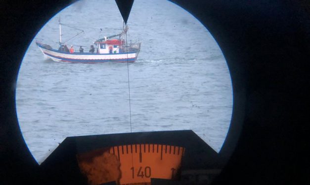 Detuvieron a barco brasilero que pescaba ilegalmente