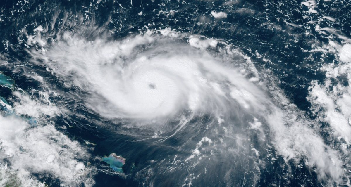 «El hecho de que el huracán Dorian es tan lento multiplica los daños»