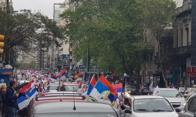 A siete días de las elecciones, el Frente Amplio realizó una multitudinaria caravana en Montevideo