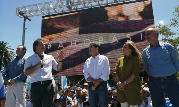 Sin Edgardo Novick y un “tímido” saludo entre Pablo Mieres y Manini Ríos la coalición se sacó su foto