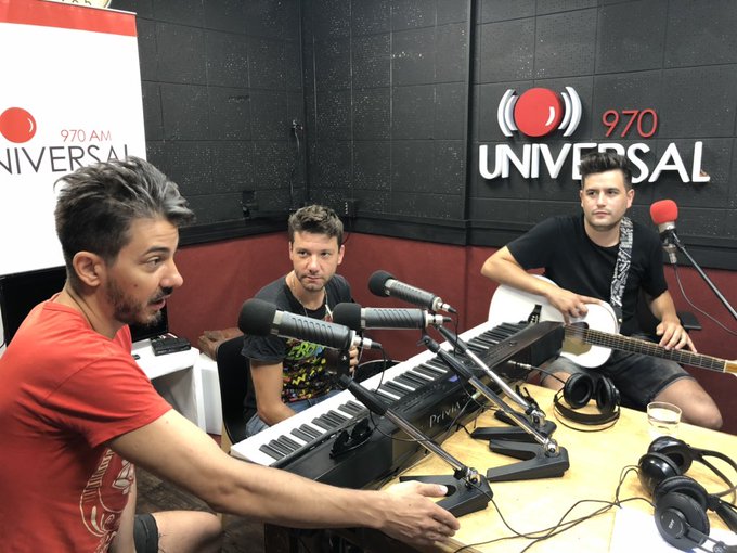 Canciones Inéditas: De taquito recibió a la banda uruguaya «La Santa»