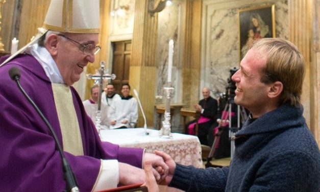 El Sacerdote uruguayo Gonzalo Aemilius es el nuevo secretario particular del Papa Francisco