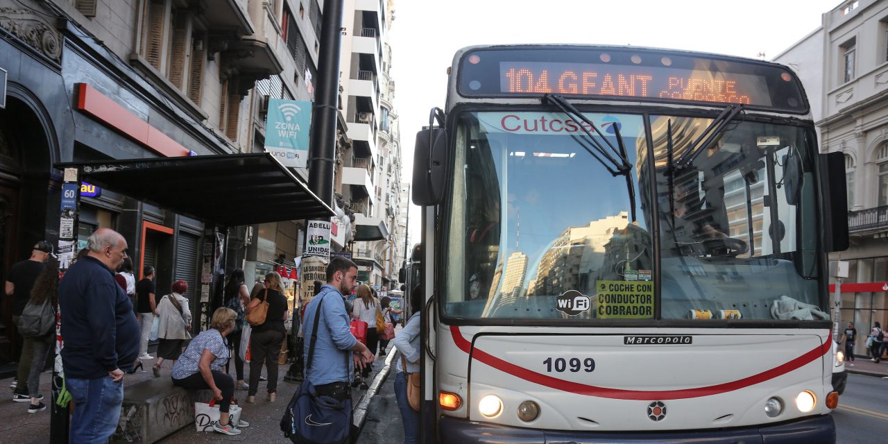 Según Ministerio de Transporte el 74% de las paradas de ómnibus en Montevideo no están señalizadas