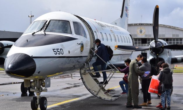 Partieron dos vuelos rumbo a Perú con ciudadanos de ese país y repatriará a uruguayos