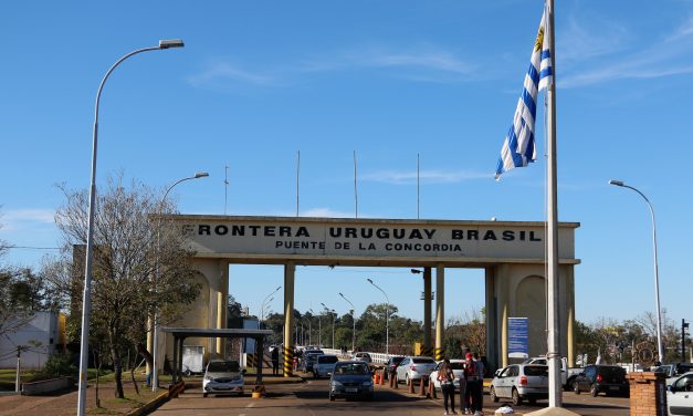 Gobierno firmó decreto con medidas sanitarias para ingreso de uruguayos y extranjeros al país