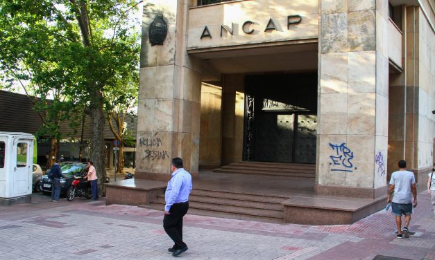 Trabajadores de ANCAP solicitan aumento de producción de alcohol