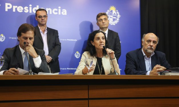 Gobierno anunciará 10% de rebaja en salarios públicos mayores a $ 80.000