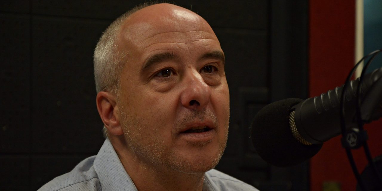 Entrevista con Esteban Leonís, el autor que predijo que Lacalle Pou sería presidente