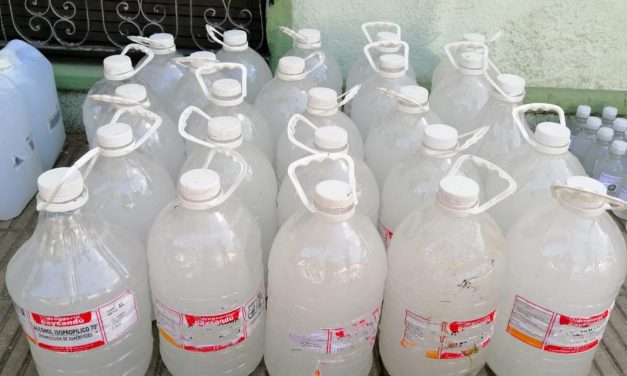 Dos hombres y una mujer acusados por fabrica clandestina de alcohol en gel