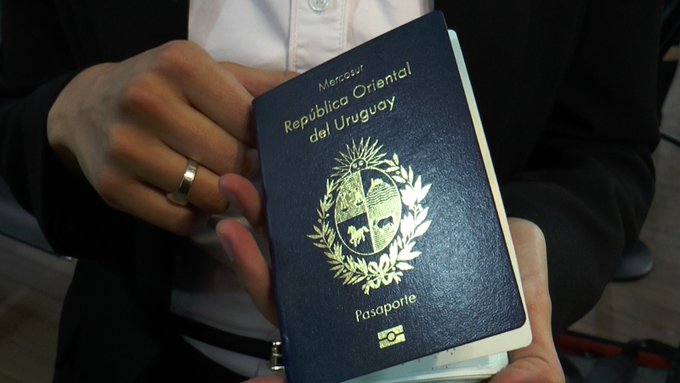 Gobierno recomienda a uruguayos con pasaportes de dos nacionalidades a viajar con pasaporte uruguayo